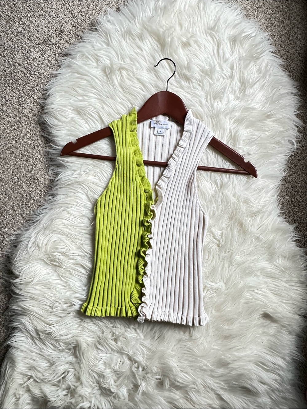 Colorblock Ruffle-Trim Ribbed Crop Top — Lime Green & Cream - Picture 5 of 9